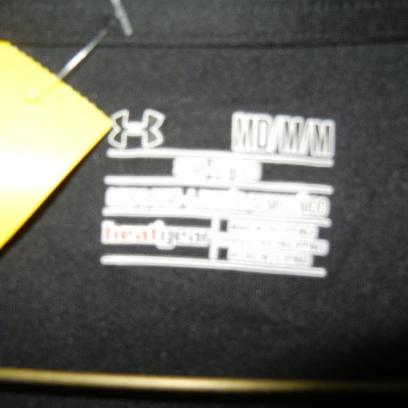 Under Armour Wmn M Semi-Fitted 1/4 Zip Long Sleeve Black Pullover Thumb Holes - Picture 3 of 10